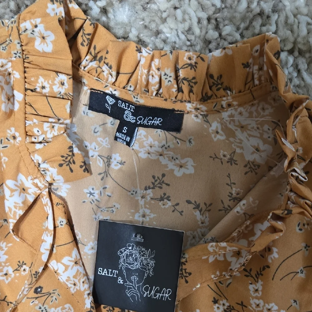 Chic Floral Ruffle Sleeve Mini Dress in Tan